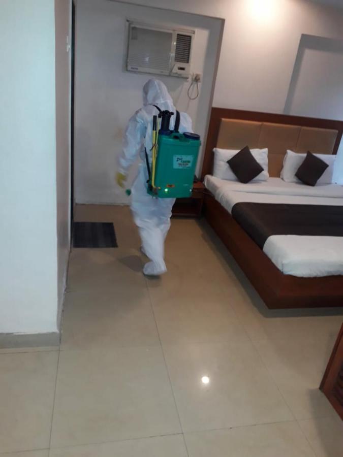 Lucky Hotel Goregaon Mumbai Exterior photo