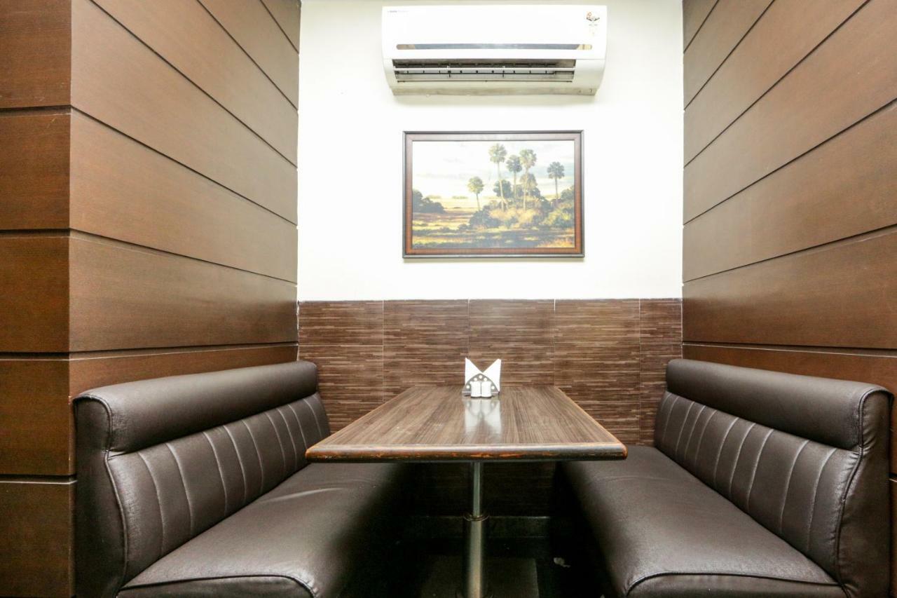 Lucky Hotel Goregaon Mumbai Exterior photo