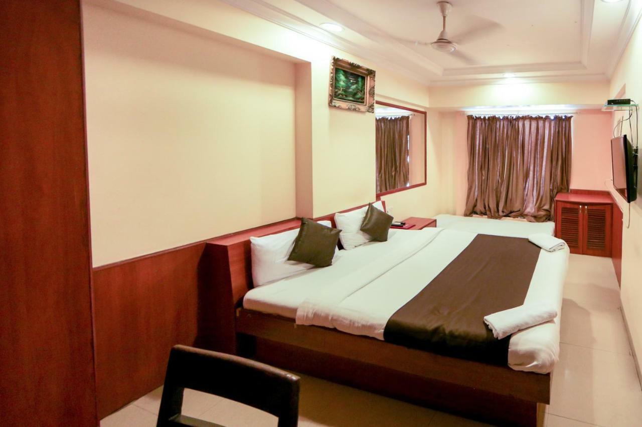 Lucky Hotel Goregaon Mumbai Exterior photo